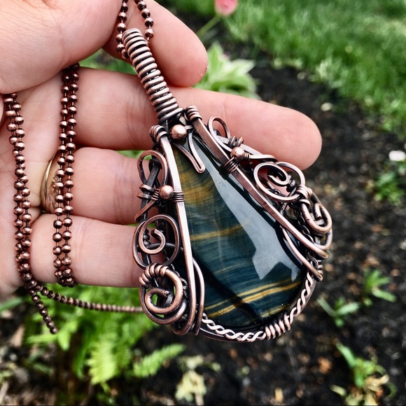 Hawks eye copper wire wrapped pendant necklace - Picture 10 of 10